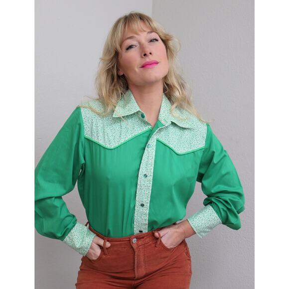 1970's Vintage Western Floral Yoke Pearl Snap Shirt ~ Women's MD LG ~ Men's SM - Picture 1 of 8